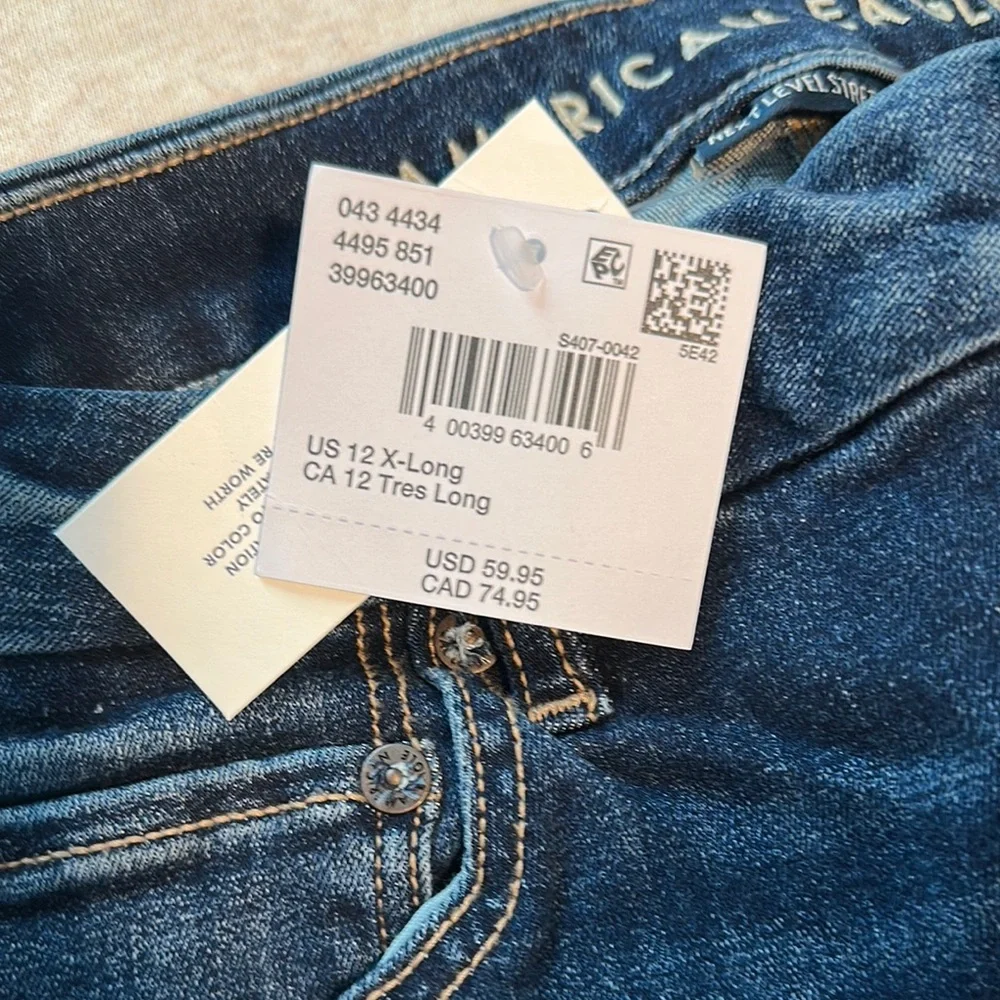 NWT American Eagle Outfitters Curvy Super High-Rise Flare Jeans - 12/31W X-Long - Picture 4 of 6